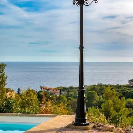 Villa Luxury House 10 People With Sea View Saint-Raphael (Var)